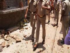 नाश्ते को लेकर हुआ विवाद, दो समुदायों के बीच चले लाठी-डंडे, जमकर हुआ पथराव