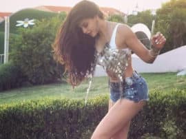 जैकलीन फर्नाडिस शूटिंग सेट पर हुई बेहोश, घायल होने के बावजूद शूटिंग की पूरी Jacqueline Fernandes injured on the set of Netflix series जैकलीन फर्नाडिस शूटिंग सेट पर हुई बेहोश, घायल होने के बावजूद शूटिंग की पूरी