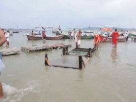 flood situation continues in prayagraj अक्टूबर का महीना भी संगम नगरी पर पड़ रहा है भारी, बाढ़ की वजह से भक्तों को हो रही है परेशानी