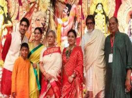 Bollywood stars arrive to take blessings of Durga Maaa दुर्गा मां का आर्शिवाद लेने पहुंचे बॉलीवुड के सितारें, कुछ इस अंदाज में दिखें सेलिब्रिटी