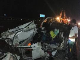 four dead in road accident at agra lucknow expressway in unnao आगरा-लखनऊ एक्सप्रेस-वे पर भीषण सड़क हादसा, तीन महिलाओं समेत चार की मौत
