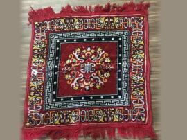 Which Type of Seat Should be used in prayer or Worship ABP Ganga ऐसा आसन देगा पूजा में शुभ फल, जानिए कौन से आसन हैं वर्जित