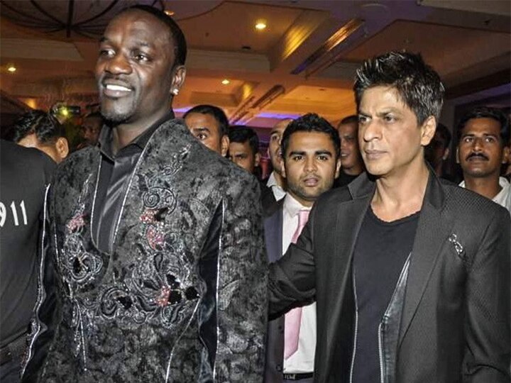 Akon ने शेयर की शाहरुख खान के साथ अपनी पुरानी फोटो Singer Akon shares a 9 year old photograph with Shah Rukh Khan