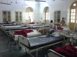 बलिया में खराब पानी पीने से लोगों को हुआ डायरिया, 85 लोग बीमार several people got sick due to drinking waste water बलिया में खराब पानी पीने से लोगों को हुआ डायरिया, 85 लोग बीमार