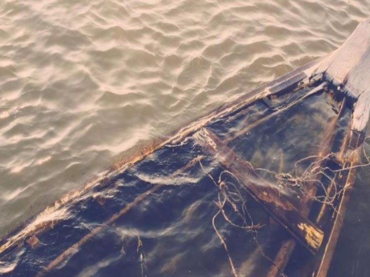 संतकबीर नगर: नाव पलटने से 18 लोग नदी में डूबे, चार महिलाएं अभी भी लापता boat capsized in sant kabir nagar four woman are missing
