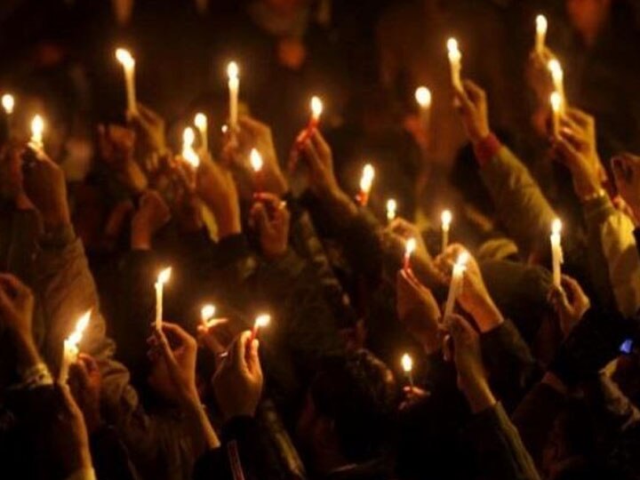 पुष्पेंद्र एनकाउंटर: कांग्रेसी नेताओं ने निकाला कैंडिल मार्च, योगी सरकार पर साधा निशाना sapa and congress host candle march against pushpendra yadav encounter