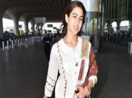 Sara Ali Khan with her Friend Spotted at the PVR in Juhu Mumbai इंडियन लुक में बेहद हसीन लग रही हैं, सारा अली खान देखें तस्वीरें