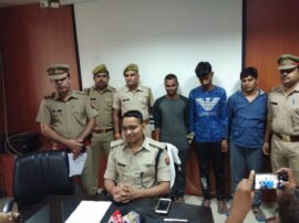 Noida Police burst the gang of Thieves नोएडा पुलिस के हत्थे चढ़े शातिर चोर, पता पूछने के बहाने करते थे रैकी फिर देते थे वारदात को अंजाम