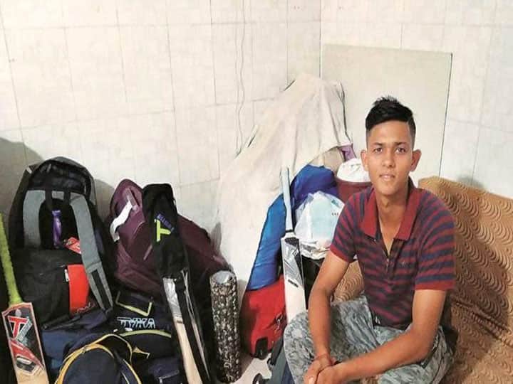 गोलगप्पे बेचे, भूखा सोया और रात भर रोया, संघर्ष में तपकर सोना बना ये क्रिकेटर, नाम नहीं जानना चाहेंगे आप