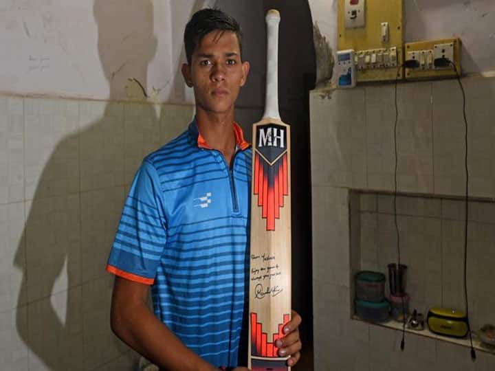 गोलगप्पे बेचे, भूखा सोया और रात भर रोया, संघर्ष में तपकर सोना बना ये क्रिकेटर, नाम नहीं जानना चाहेंगे आप