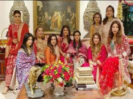 Shilpa Shetty ने शेयर की 'Karwa Chauth' की वीडियो और फोटो, एक साथ इकट्ठा हुईं बॉलीवुड की इतनी सारी एक्ट्रेस Shilpa Shetty share Karvachauth Pooja Video and Photo with husband Raj Kundra on Instagram Check out here Shilpa Shetty ने शेयर की 'Karwa Chauth' की वीडियो और फोटो, एक साथ इकट्ठा हुईं बॉलीवुड की इतनी सारी एक्ट्रेस