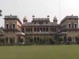 अनूठा विरोध: 20 हजार वोटर, 70 पदों पर चुनाव और एक भी उम्मीदवार नहीं Student union election in allahabad university अनूठा विरोध: 20 हजार वोटर, 70 पदों पर चुनाव और एक भी उम्मीदवार नहीं