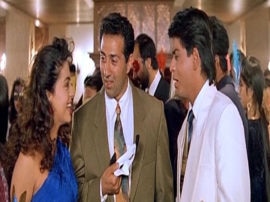 Why Sunny Deol Refuse to work with Shah Rukh Khan and Yash Raj Films After Darr 'Darr' जैसी सुपहिट फिल्म के बाद भी क्यों कभी साथ काम नहीं किया Sunny Deol और Shah Rukh Khan ने