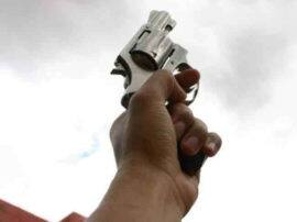 पुलिस चौकी से महज 20 मीटर की दूरी पर बारात में हुई अंधाधुंध हर्ष फायरिंग, वीडियो वायरल Harsh firing video goes viral in bulandshahr पुलिस चौकी से महज 20 मीटर की दूरी पर बारात में हुई अंधाधुंध हर्ष फायरिंग, वीडियो वायरल