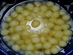 बुलंदशहर में चल रहा था मिलावट का काला कारोबार, खाद्य विभाग ने जब्त किये स्टार्च का रसगुल्ले