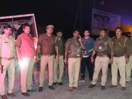 ग्रेटर नोएडा: पशु चोरी कर भाग रहे बदमाशों की पुलिस से मुठभेड़, तीन गिरफ्तार police arrested three criminals during an encounter in Greater Noida ग्रेटर नोएडा: पशु चोरी कर भाग रहे बदमाशों की पुलिस से मुठभेड़, तीन गिरफ्तार