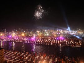 diwali 2019 mega deepotsava celebration in ayodhya दीपोत्सव पर छह लाख दीपों से जगमगाई राम नगरी अयोध्या, अद्भुत नजारा- देखें तस्वीरें
