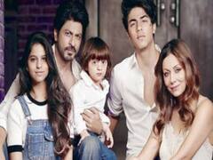 Shahrukh Khan ने परिवार संग दिवाली के मौके पर लगाया टीका तो लोगों ने बताया नकली मुसलमान