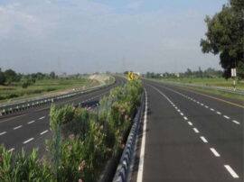 उत्तर प्रदेश के सबसे बड़े पूर्वांचल एक्सप्रेस वे का निर्माण रिकॉर्ड 30 महीने में करेगी यूपीडा Purvanchal express way to be completed before time उत्तर प्रदेश के सबसे बड़े पूर्वांचल एक्सप्रेस वे का निर्माण रिकॉर्ड 30 महीने में करेगी यूपीडा