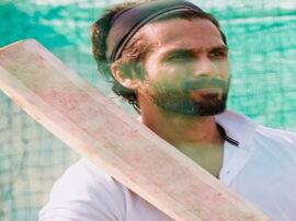 हाथ में बल्ला लिए हुए नजर आए कबीर सिंह, Shahid 'जर्सी' के लिए ले रहे है क्रिकेट कोचिंग Kabir Singh Seen with a bat in his hand, Shahid is taking cricket coaching for Upcoming Movie 'Jersey' हाथ में बल्ला लिए हुए नजर आए कबीर सिंह, Shahid 'जर्सी' के लिए ले रहे है क्रिकेट कोचिंग