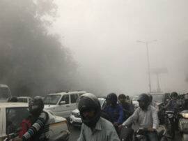 Air Pollution at dangerous level in Ghaziabad गाजियाबाद में जहरीली होती जा रही है हवा, एयर क्वालिटी इंडेक्स 496 के स्तर तक पहुंचा